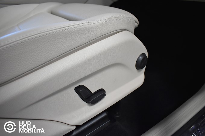 MERCEDES-BENZ GLC 300 e 4Matic EQ-Power Business Extra